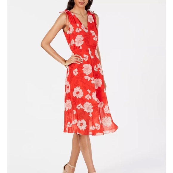 Vince Camuto Dresses & Skirts - Vince Camuto Floral Red Sleeveless A-Line Midi Dress